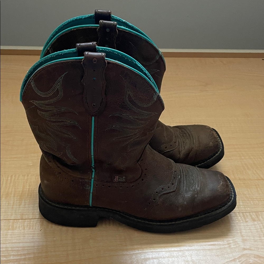 Justin Gypsy women's brown leather turquoise stitching rubber sole 7.5B